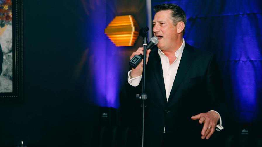 Tony Hadley singing at the Gingerman Cocktails