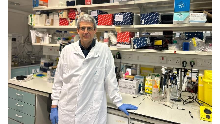 Professor Gissen in the lab