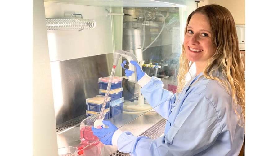 Dr Ashley Boyle in lab