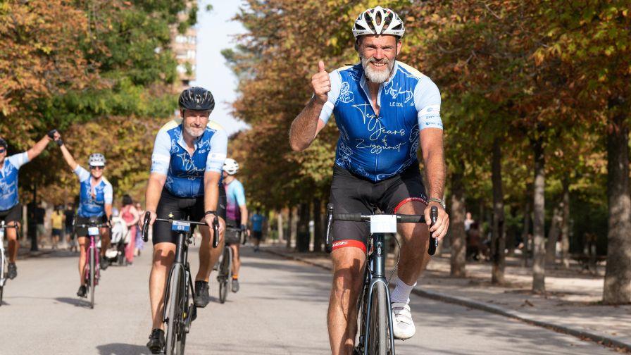 Riders in matching jerseys