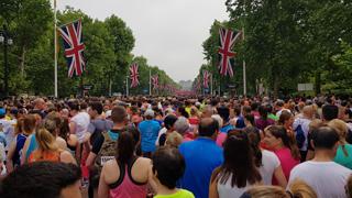runners gather on the mall